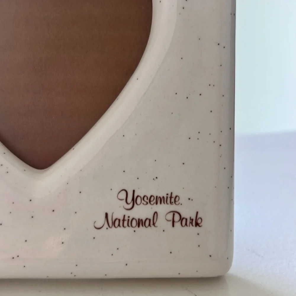 Yosemite National Park Heart-Shaped Photo Frame Cream